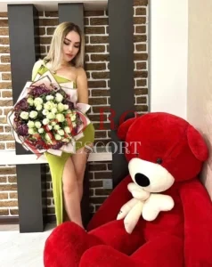 Эскортница Каролина - грудь 3, рост 170 см, вес 69 кг, цвет волос Блондинки