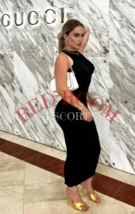 Эскортница Каролина - грудь 3, рост 170 см, вес 69 кг, цвет волос Блондинки