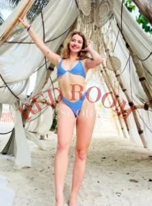 Эскортница Аделия - грудь 2, рост 163 см, вес 51 кг, цвет волос Блондинки
