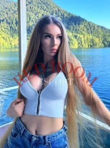 Эскортница Ника - грудь 3, рост 168 см, вес 57 кг, цвет волос Шатенки