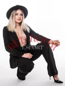 Эскортница Леля - грудь 3, рост 170 см, вес 55 кг, цвет волос Блондинки
