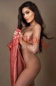 Эскортница Гала - грудь 2, рост 173 см, вес 62 кг, цвет волос Шатенки