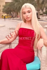 Эскортница Клэр - грудь 2, рост 162 см, вес 48 кг, цвет волос Блондинки