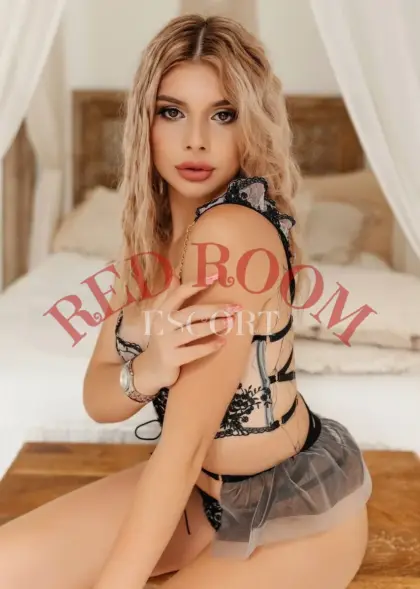 Эскортница Вера - грудь 2, рост 171 см, вес 48 кг, цвет волос Блондинки