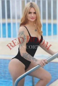 Эскортница Виола - грудь 3, рост 170 см, вес 55 кг, цвет волос Блондинки