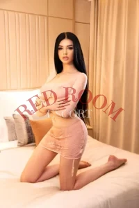 Эскортница Эмилия - грудь 3, рост 175 см, вес 55 кг, цвет волос Шатенки