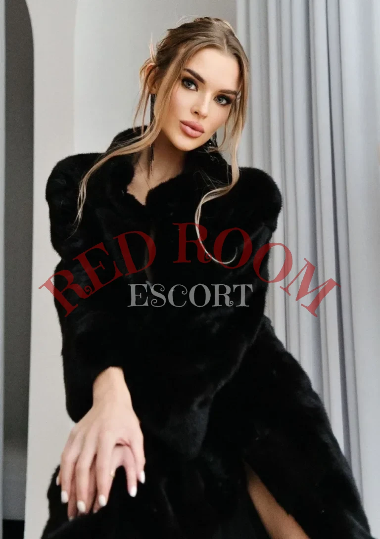 Эскортница Мария - грудь 1, рост 167 см, вес 51 кг, цвет волос Блондинки
