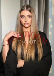 Эскортница Полина - грудь 4, рост 173 см, вес 55 кг, цвет волос Шатенки