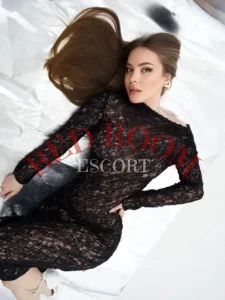 Эскортница Ксения - грудь 3, рост 174 см, вес 62 кг, цвет волос Шатенки