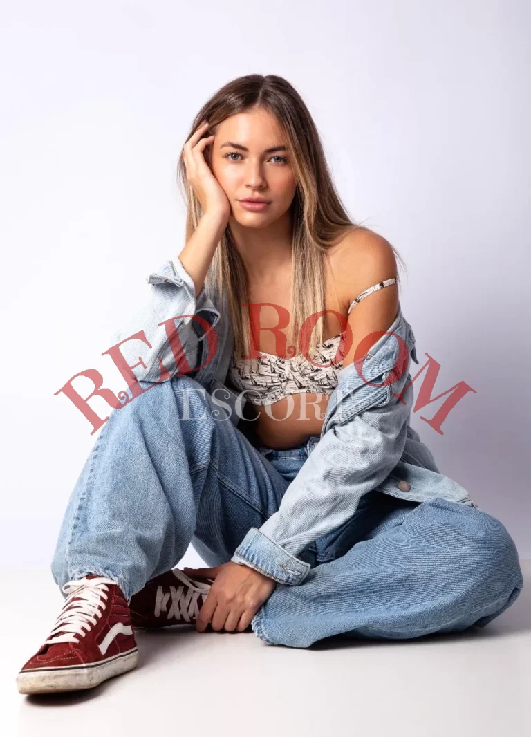 Эскортница Nataly - грудь 1, рост 173 см, вес 62 кг, цвет волос Блондинки