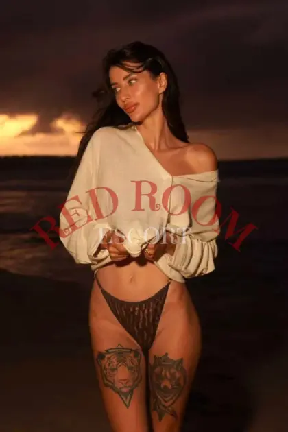 Эскортница Лилия - грудь 3, рост 164 см, вес 43 кг, цвет волос Шатенки