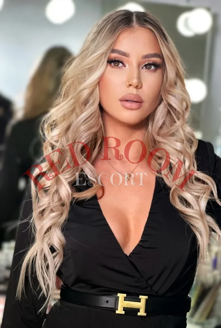 Эскортница Kleopatra - грудь 2, рост 170 см, вес 50 кг, цвет волос Блондинки