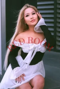 Эскортница Викки - грудь 3, рост 160 см, вес 53 кг, цвет волос Блондинки