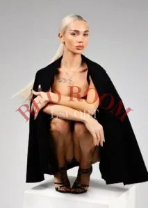 Эскортница Алиса - грудь 3, рост 169 см, вес 47 кг, цвет волос Блондинки