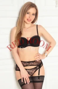 Эскортница Зои - грудь 2, рост 170 см, вес 52 кг, цвет волос Блондинки