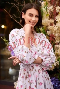 Эскортница Лала - грудь 2, рост 173 см, вес 49 кг, цвет волос Шатенки