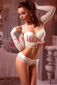 Эскортница Фрея - грудь 3, рост 160 см, вес 48 кг, цвет волос Шатенки