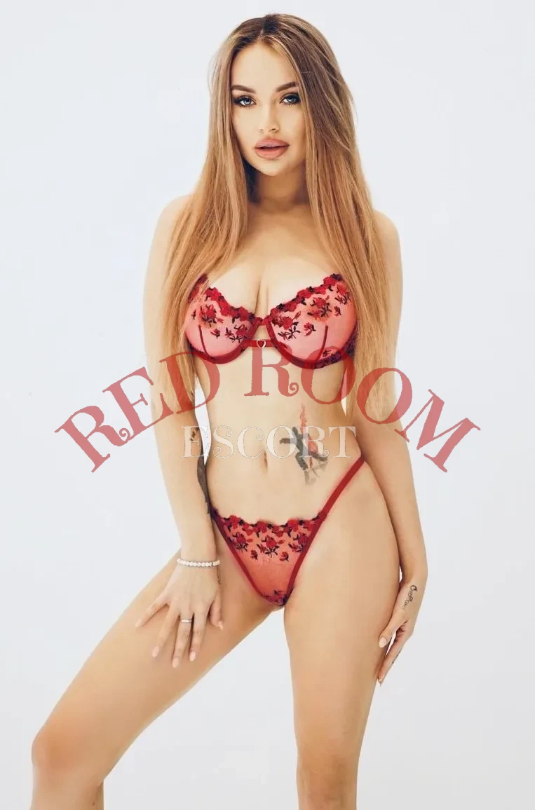 Эскортница Stasy - грудь 3, рост 175 см, вес 63 кг, цвет волос Блондинки