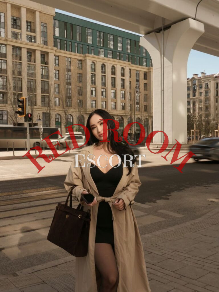 Эскортница Дина - грудь 2, рост 165 см, вес 54 кг, цвет волос Шатенки, этничность Азиатская