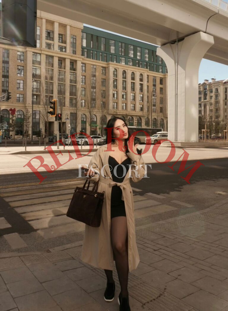 Эскортница Дина - грудь 2, рост 165 см, вес 54 кг, цвет волос Шатенки, этничность Азиатская